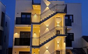 M&M Luxury Apartments